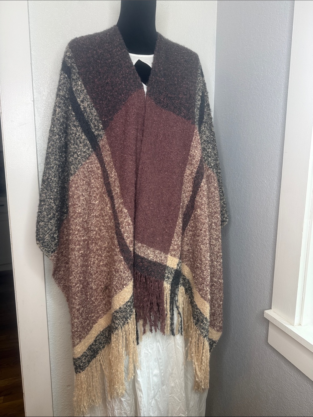 Woven Heart Brown  Bouclé Knit Poncho Cape Wrap Fringe One Size Boho Whimsygoth